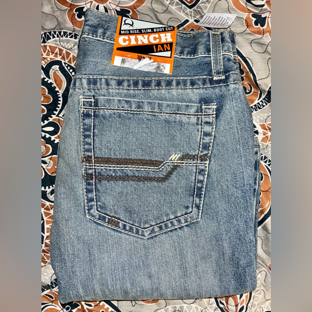 New with tags mens CINCH IAN jeans mid rise,slim fit,bootcut,SIZE 30x34